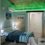 La Casa Sulle Mura Di Vista Mare Apartmán *