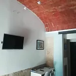 La Casa Sulle Mura Di Vista Mare *