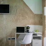 La Casa Sulle Mura Di Vista Mare *