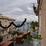 La Casa Sulle Mura Di Vista Mare