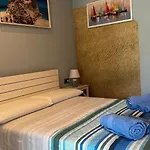 La Casa Sulle Mura Di Vista Mare Apartmán