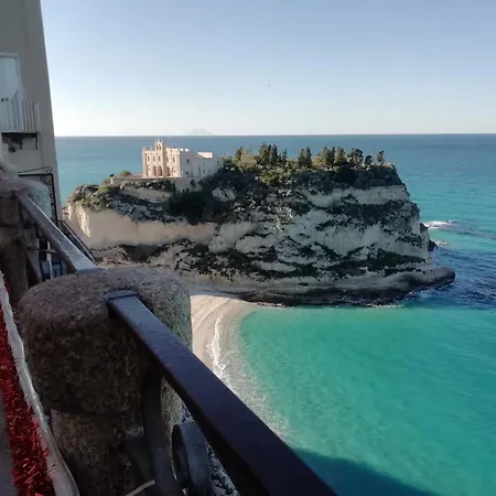 La Casa Sulle Mura Di Vista Mare * טרופאה