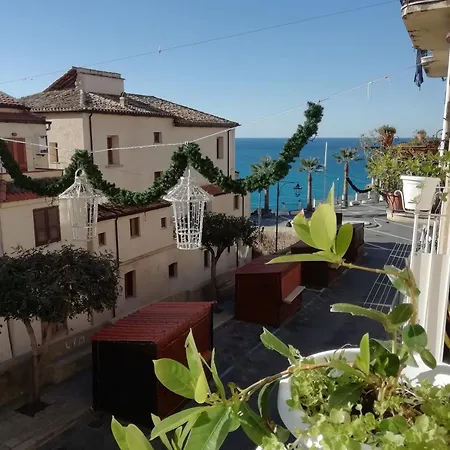 דירה La Casa Sulle Mura Di Vista Mare טרופאה