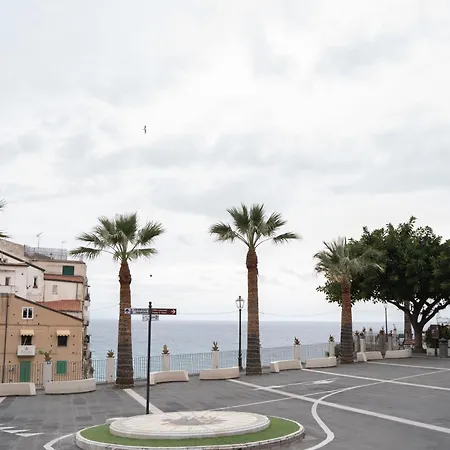 La Casa Sulle Mura Di Vista Mare דירה טרופאה