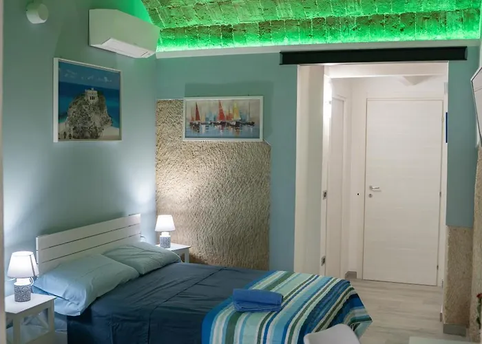 La Casa Sulle Mura Di Vista Mare דירה *