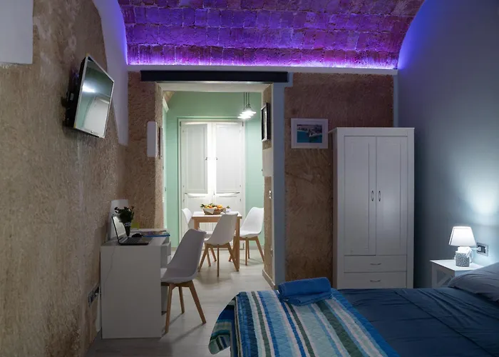 La Casa Sulle Mura Di Vista Mare * טרופאה