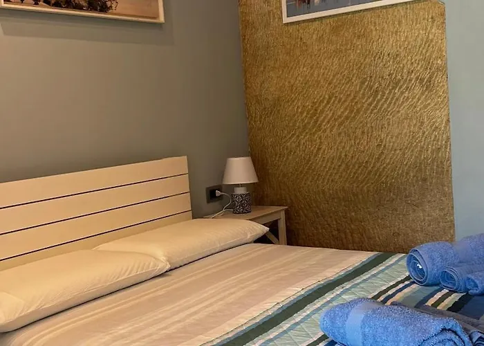 La Casa Sulle Mura Di Vista Mare דירה