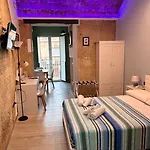La Casa Sulle Mura Di Vista Mare Tropea