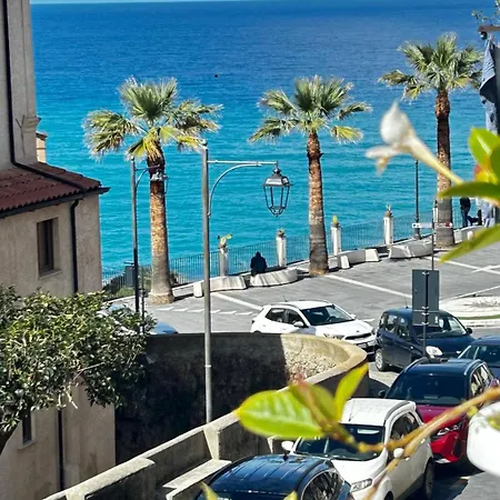La Casa Sulle Mura Di Vista Mare Tropea