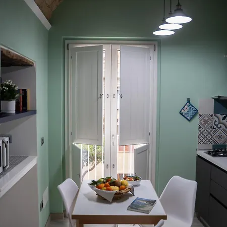 La Casa Sulle Mura Di Vista Mare Lägenhet