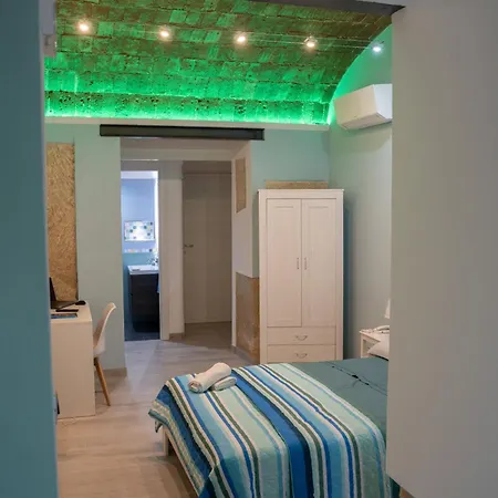 La Casa Sulle Mura Di Vista Mare Lägenhet