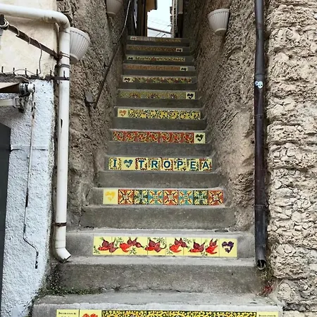 La Casa Sulle Mura Di Vista Mare * Tropea