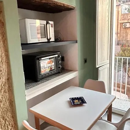 La Casa Sulle Mura Di Vista Mare *
