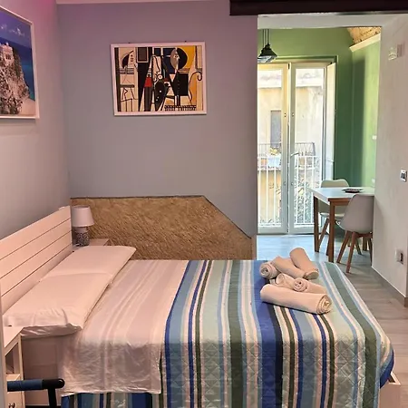 아파트 La Casa Sulle Mura Di Vista Mare *