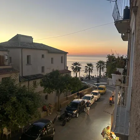 La Casa Sulle Mura Di Vista Mare * Tropea