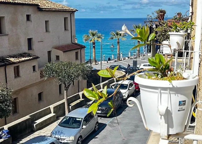 La Casa Sulle Mura Di Vista Mare 特罗佩阿